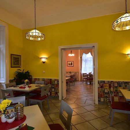 Sant Georg Garni Hotel มาเรียอานซเกลาซนี ภายนอก รูปภาพ
