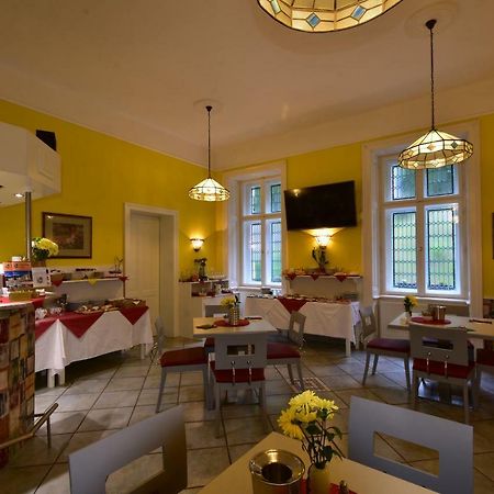 Sant Georg Garni Hotel มาเรียอานซเกลาซนี ภายนอก รูปภาพ