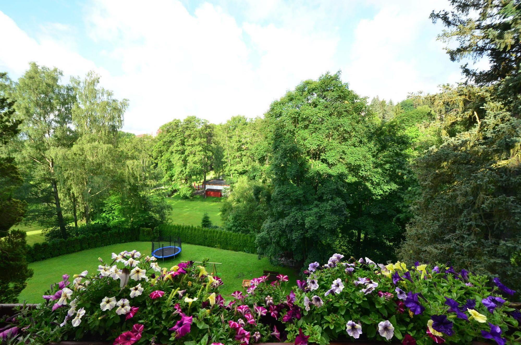 Sant Georg Garni Hotel มาเรียอานซเกลาซนี ภายนอก รูปภาพ