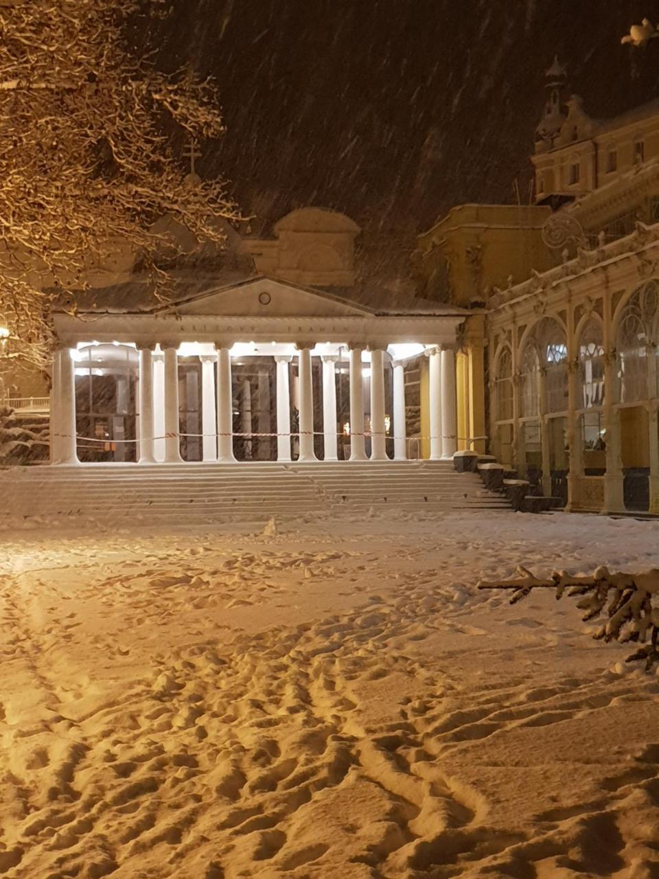 Sant Georg Garni Hotel มาเรียอานซเกลาซนี ภายนอก รูปภาพ