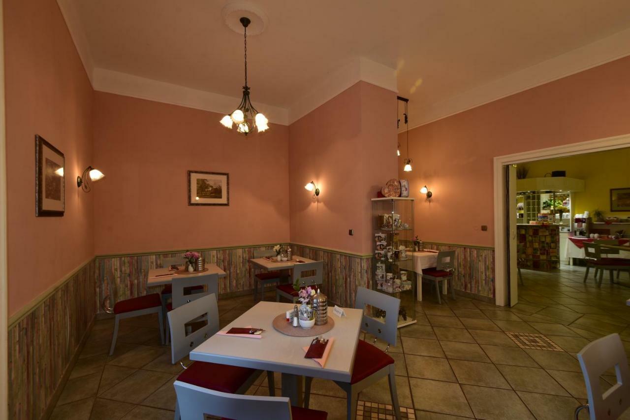 Sant Georg Garni Hotel มาเรียอานซเกลาซนี ภายนอก รูปภาพ
