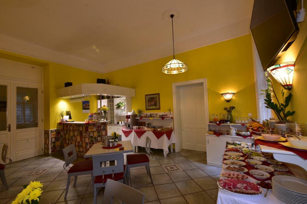 Sant Georg Garni Hotel มาเรียอานซเกลาซนี ภายนอก รูปภาพ