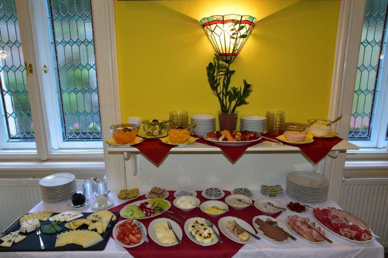 Sant Georg Garni Hotel มาเรียอานซเกลาซนี ภายนอก รูปภาพ