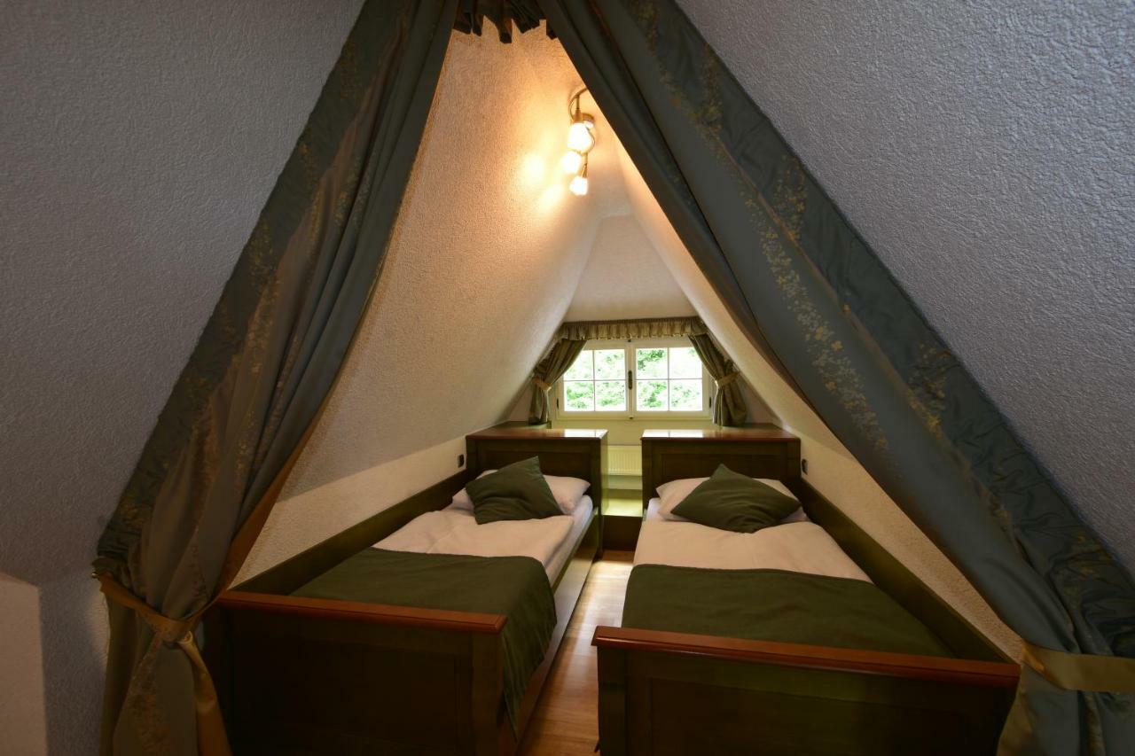 Sant Georg Garni Hotel มาเรียอานซเกลาซนี ภายนอก รูปภาพ