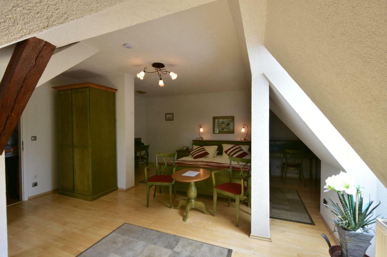 Sant Georg Garni Hotel มาเรียอานซเกลาซนี ภายนอก รูปภาพ