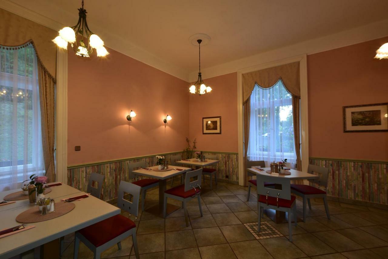 Sant Georg Garni Hotel มาเรียอานซเกลาซนี ภายนอก รูปภาพ